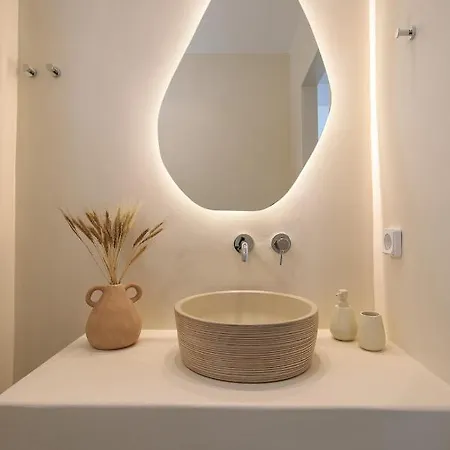 Hora Seaside Apartment